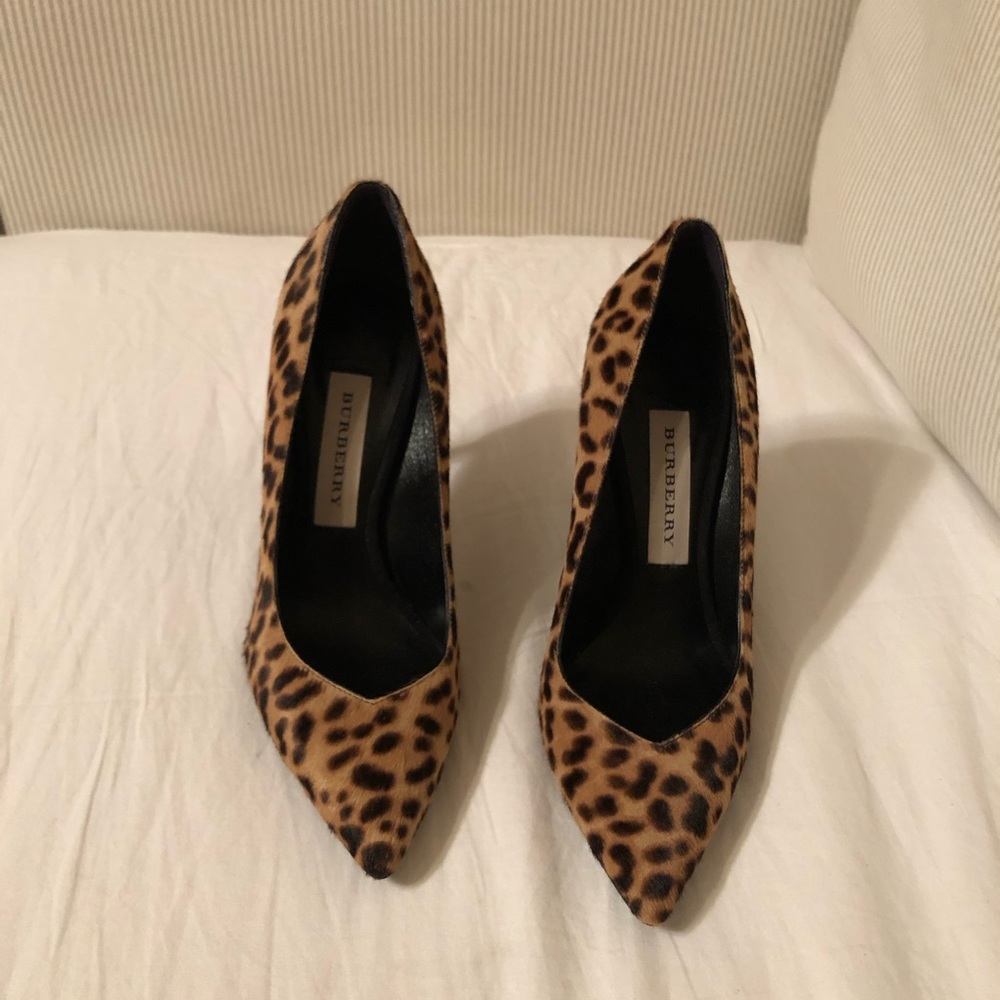 Size 6 animal print Burberry shoes